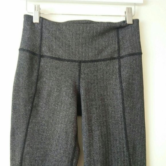 Lululemon Gather & Crow Crop II Heathered Herringbone Grey & Black Size 6 - Picture 6 of 10